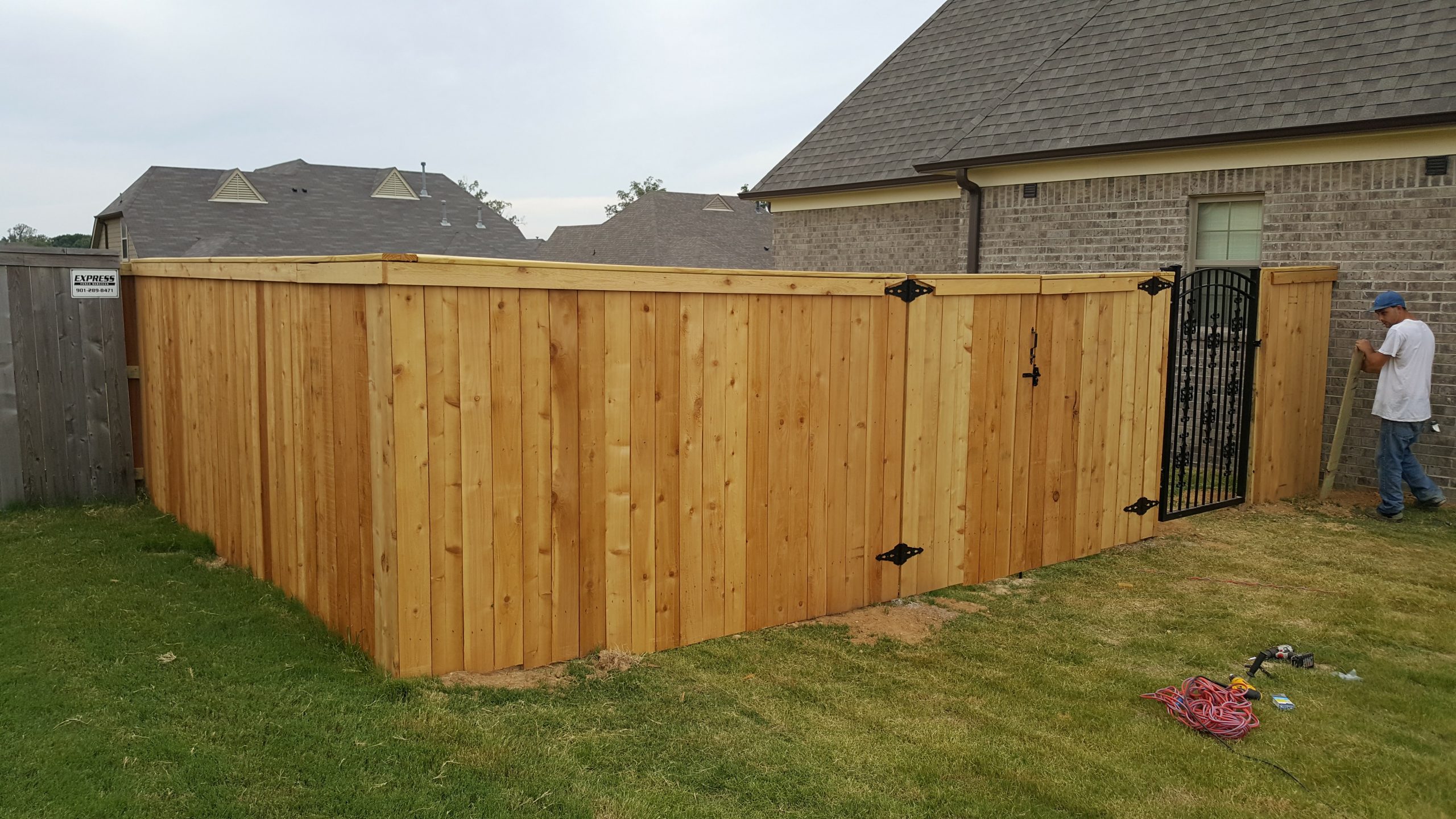 Wood Fences – Alliance Roofing and Fencing of Massachusetts