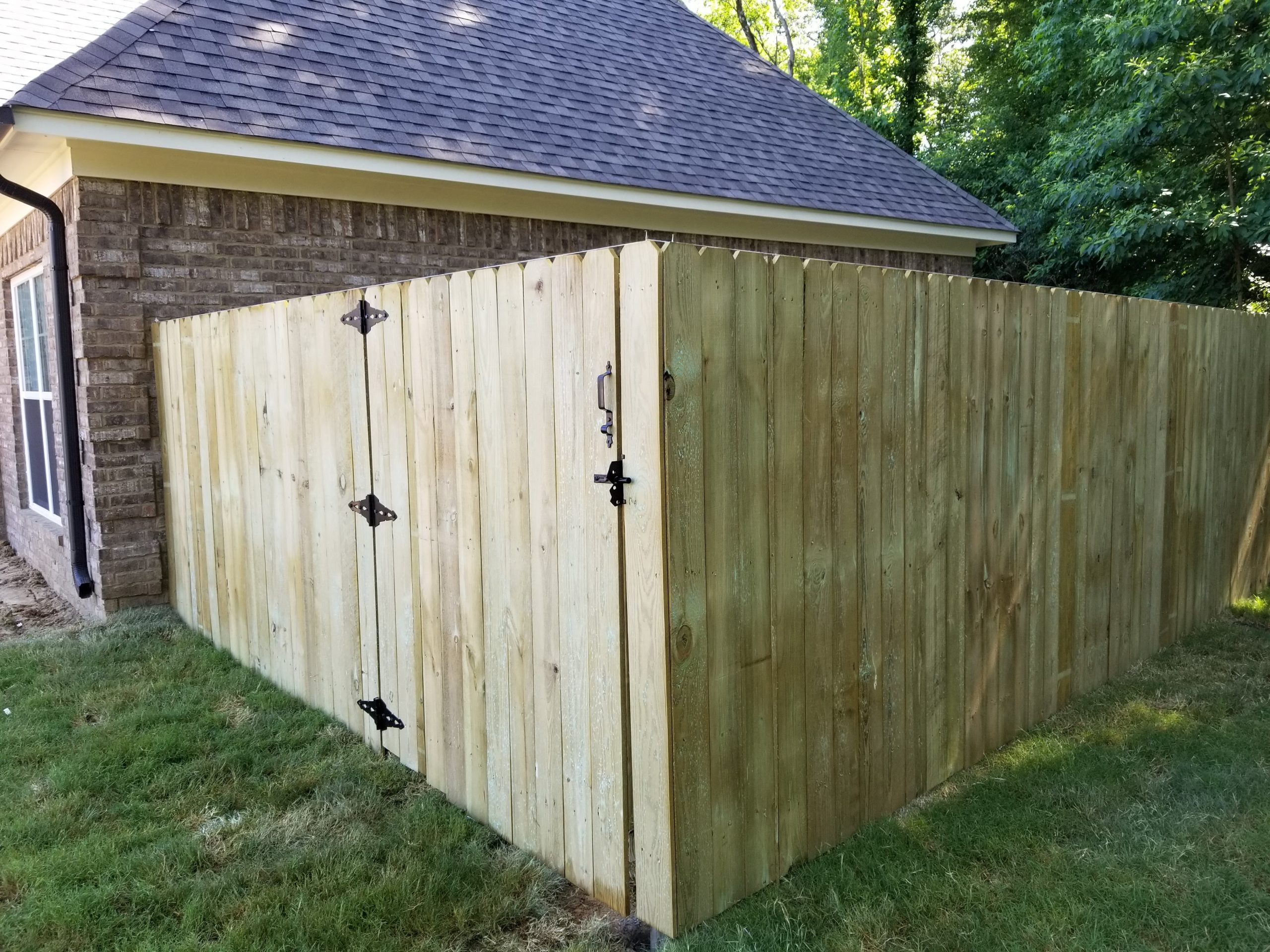 Wood Fences – Alliance Roofing and Fencing of Massachusetts